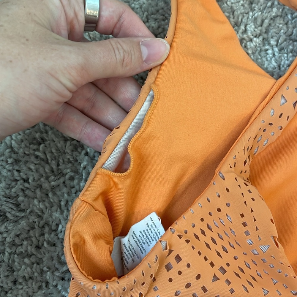 Alo Yoga Detailed Bra Orange - Picture 6 of 7